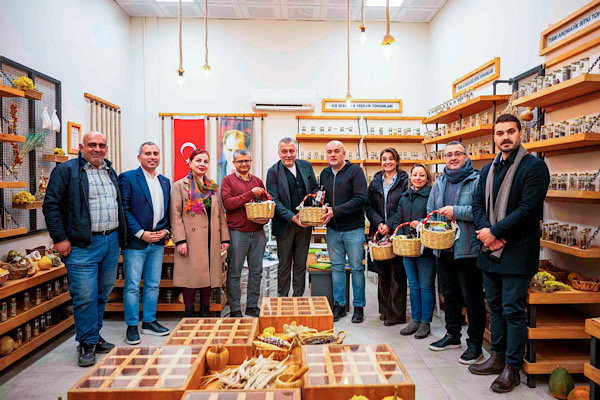 Bornova’da Onarıcı Tarım ve Yerel Tohum Çalışmaları Bilimsel İş Birliğiyle Güçleniyor