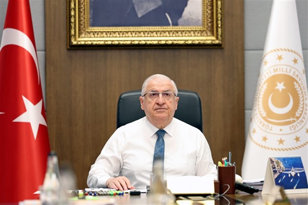 Bakan Güler ve Portekiz Savunma Bakanı Melo, Deniz Lojistik Destek Gemisi İçin İstanbul’da Buluştu