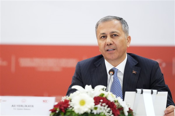 Bakan Yerlikaya’dan Sert Uyarı: Hız Can Aldı, Motosiklet Sürücüsü Yakalandı