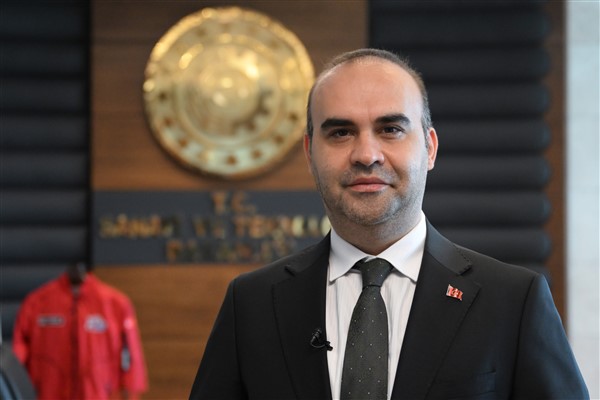 Bakan Kacır: Deprem Sonrası Dünyada Eşi Benzeri Olmayan Yeniden İnşa Süreci Başladı