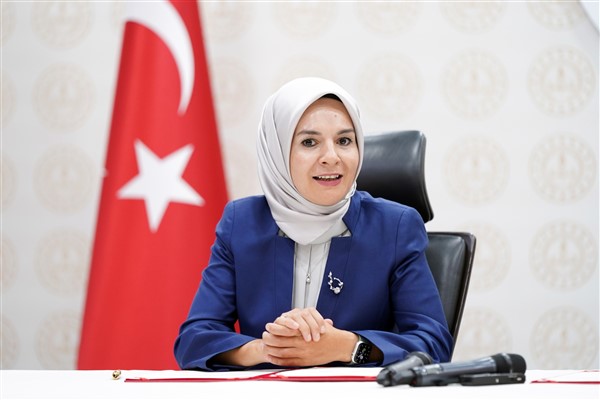 Bakan Göktaş Erzurum’da 75 Yeni Konutun Kura Çekilişine Katıldı