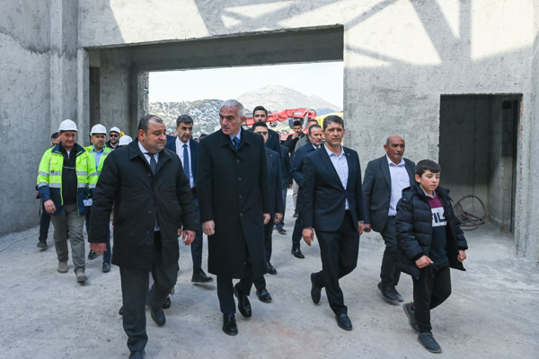 Bakan Ersoy, İbradı’da İftar Sofrasında Vatandaşlarla Buluştu, Ramazan Birliği Vurgulandı