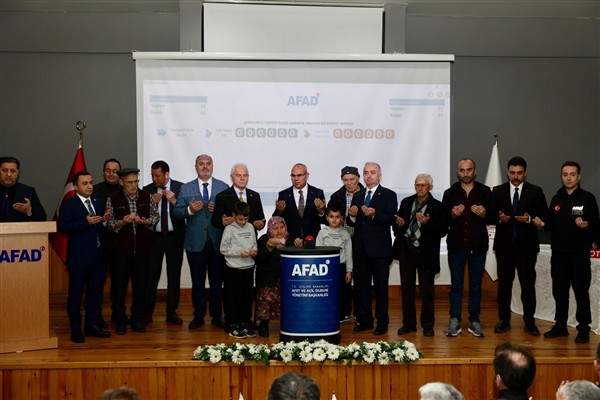 Giresun’da Afet Konutları Sahiplerini Buldu: Vali Koç’tan Canlı Kura Çekimi ve Anahtar Teslim Töreni