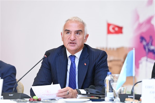 Bakan Ersoy’dan Güçlü Mesaj: Türkiye’nin Kültürel Mirasını Korumaya ve Turizmi Geliştirmeye Kararlıyız