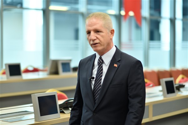 İstanbul Valisi Davut Gül, Küçükçekmece Muhtarlarıyla Önemli Toplantıda Buluştu