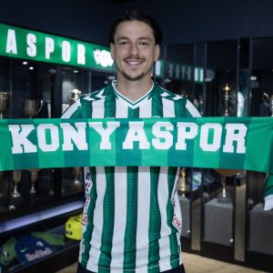 Konyaspor genç yetenek Enis Destan ile 3 yıllık sözleşme imzaladı