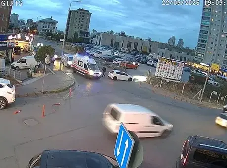 Başakşehir’de ambulansa yol vermeyen sürücüye astronomik para cezası kesildi
