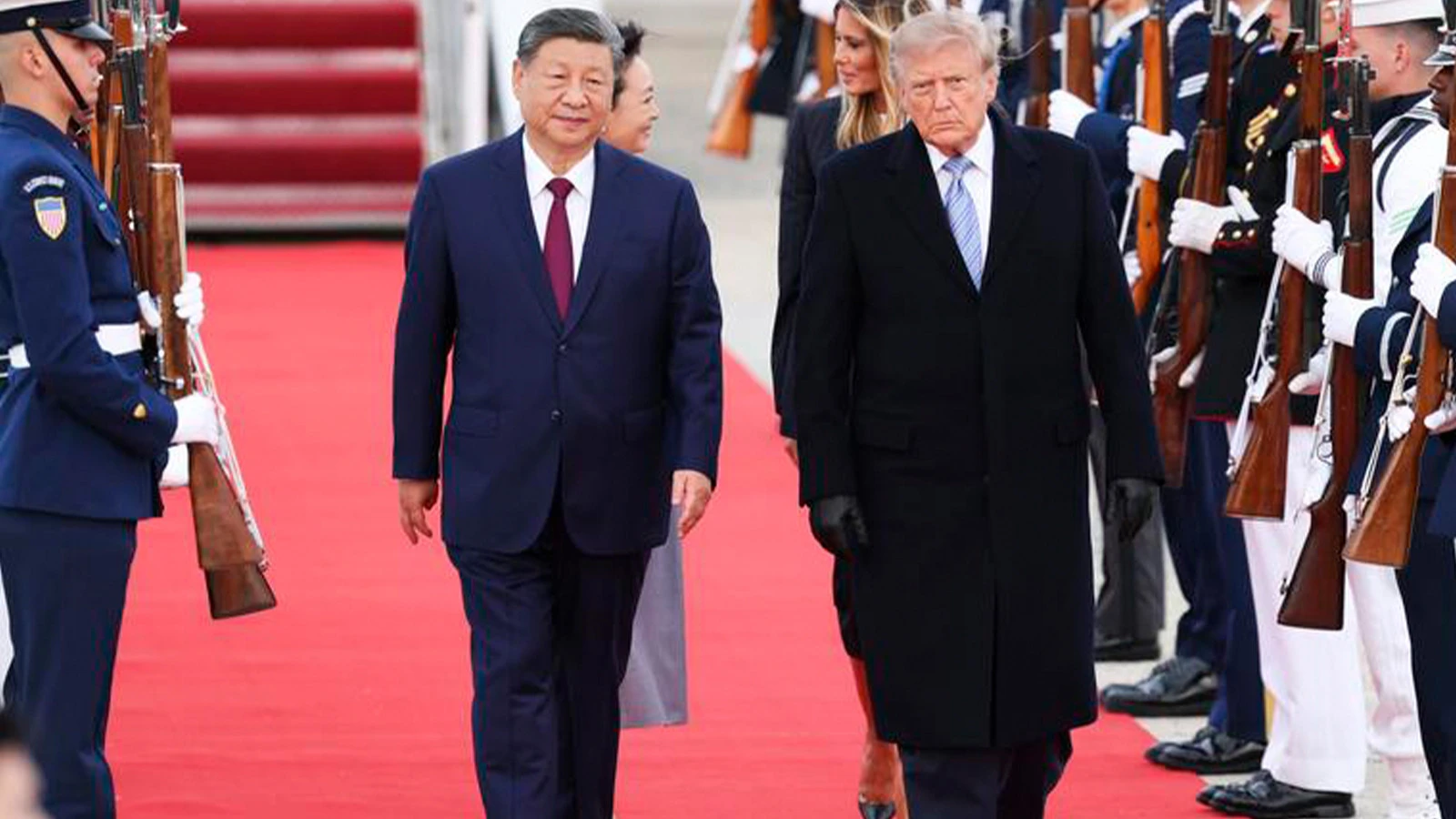 Çin Devlet Başkanı Şi Cinping 11 yıl aradan sonra ABD’de Trump tarafından karşılandı