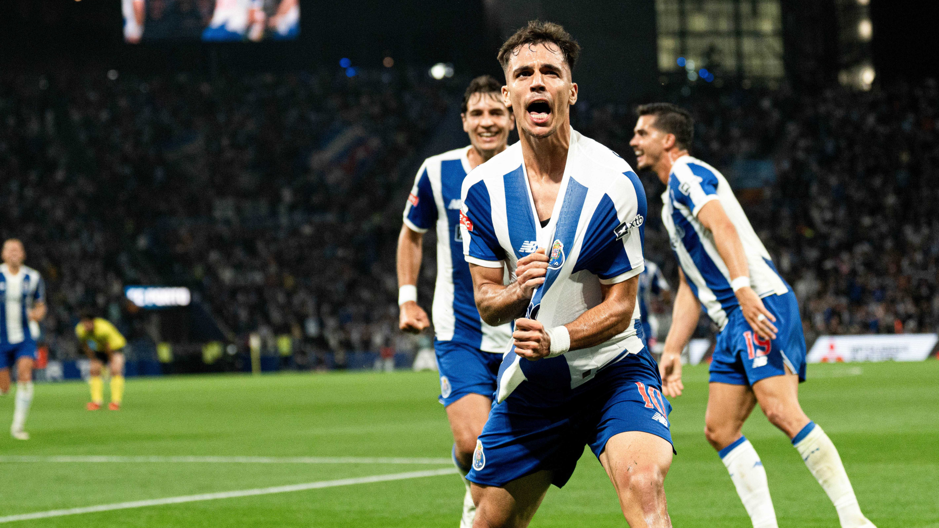 Farioli yönetimindeki Porto, Benfica galibiyetiyle 7’de 7 yaparak liderliğini korudu