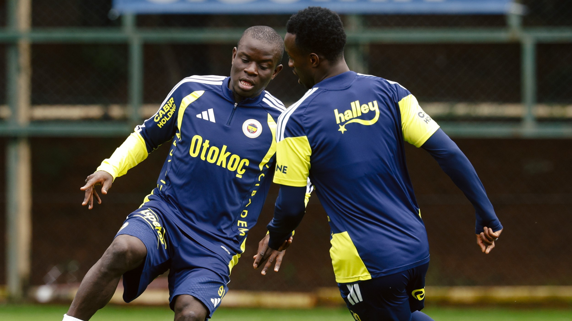 Fenerbahçe milli arada yoğun antrenman programıyla yeni sezona hazırlanıyor
