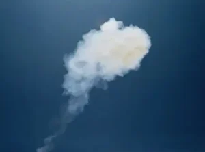 İran Keşm Adası açıklarında duyulan patlama sesi bölgeyi tedirgin etti
