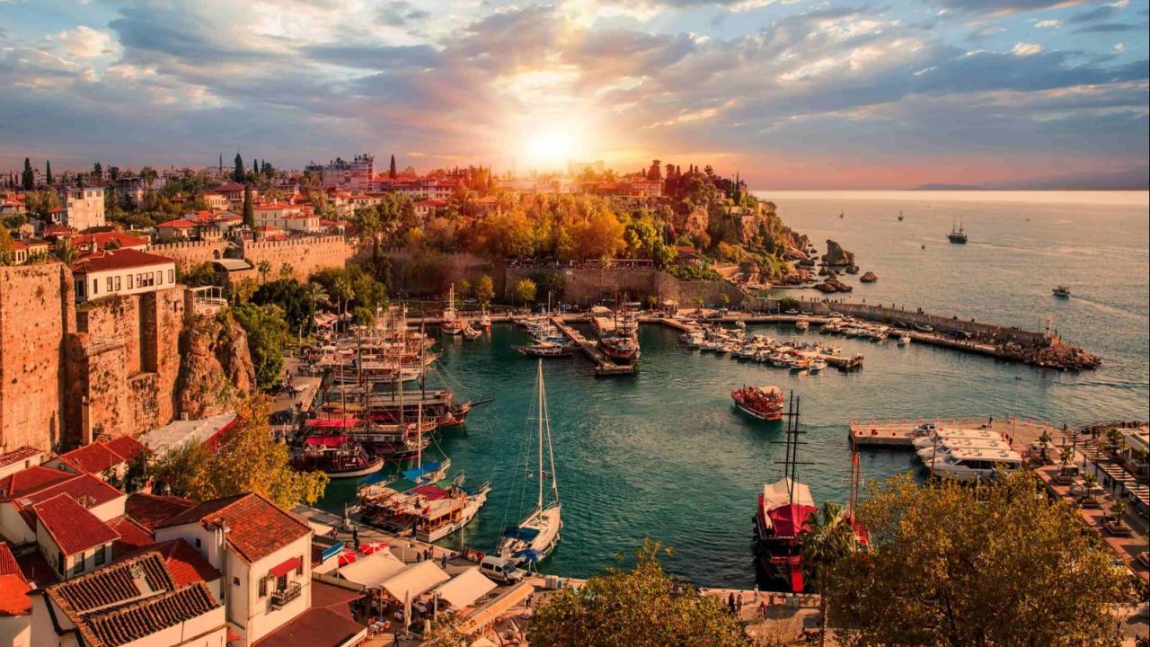 Türkiye’nin turizm gelirlerini artırma hedefiyle dört mevsim tatil stratejisi genişletiliyor