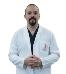Güven Çayyolu Tıp Merkezi Kardiyoloji Uzmanı Dr. Bahadır Alan kalp ve damar hastalıkları hakkında bilgi verirken.