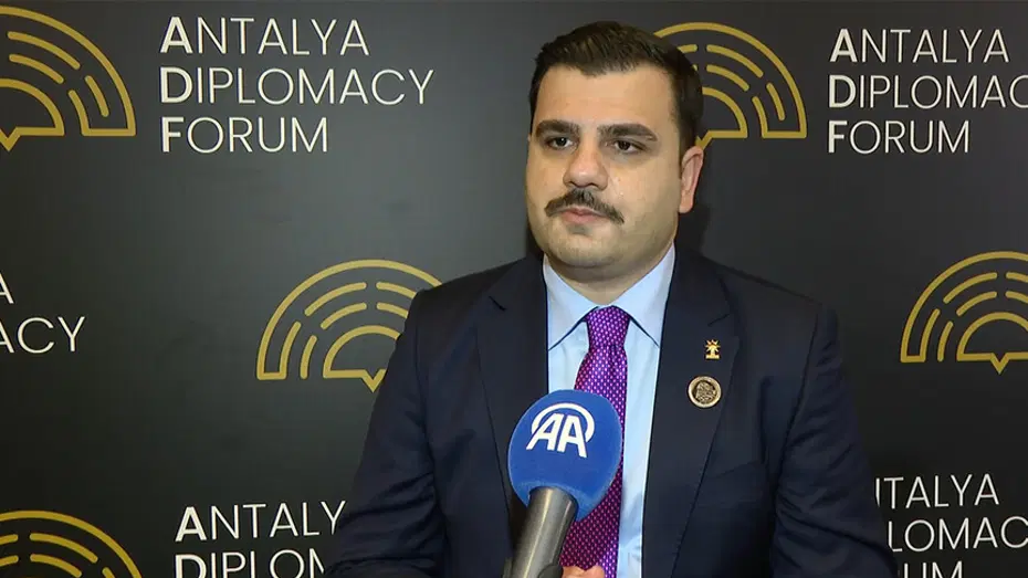 AK Parti, gazeteciler ve Zeynel Emre’ye açtığı tazminat davalarıyla adli süreç başlattı