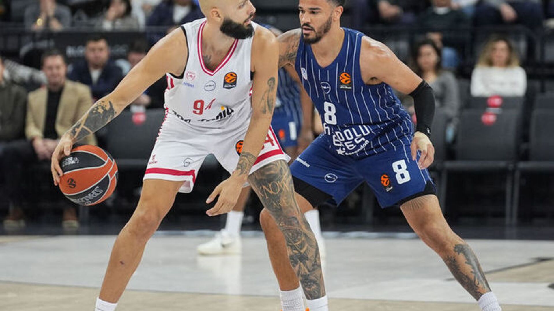 Anadolu Efes EuroLeague’de Olympiakos Deplasmanında Zorlu Mücadeleye Hazırlanıyor