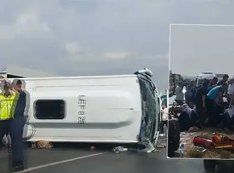 Antalya’da kaygan yolda devrilen midibüs kazasında 5 kişi yaralandı