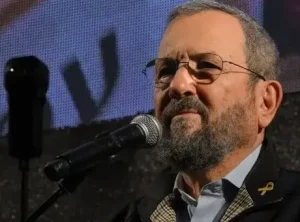 Barak, Netanyahu’nun Seçimleri Ertelemek İçin Savaş Planladığını İddia Etti