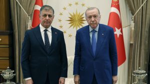 Cemil Tugay’ın AK Parti’ye geçişi İzmir siyasetine yeni bir yön verebilir