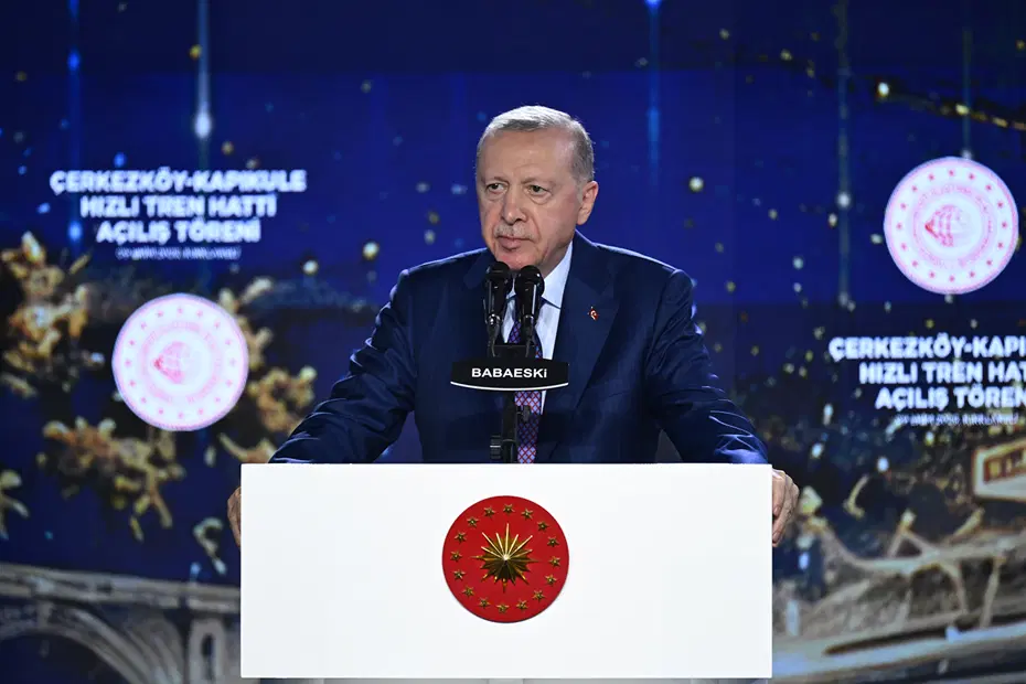 Erdoğan, Muhalefeti FETÖ Taktiklerini Kullanmakla Suçladı ve Hızlı Tren Projesini Tanıttı