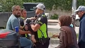 Hatay’da trafik polisi bilinci kapanan bebeği motosikletle hastaneye ulaştırdı