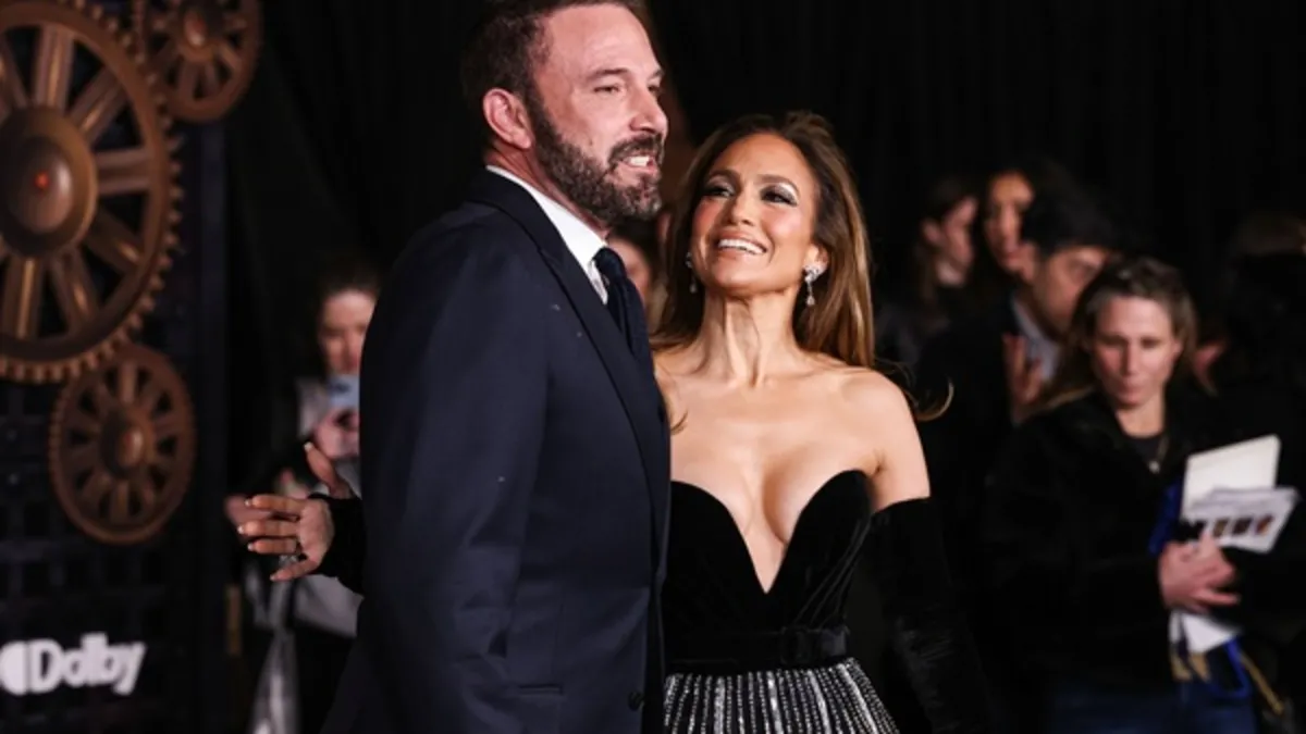 Hollywood’un Efsane Çifti Ayrıldı, Ünlü Aktör Aşka Kapıları Kapattı mı?