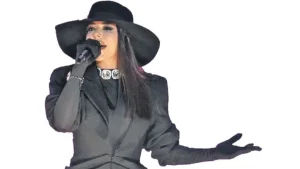 İstanbul Kültür Yolu Festivali’nde Simge’nin Sahne Performansı İzleyenleri Büyüledi