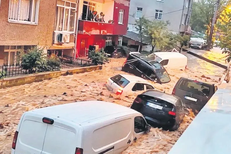 İstanbul’da Su Baskınlarının Asıl Sebebi Sağanak Değil Altyapı Eksiklikleri