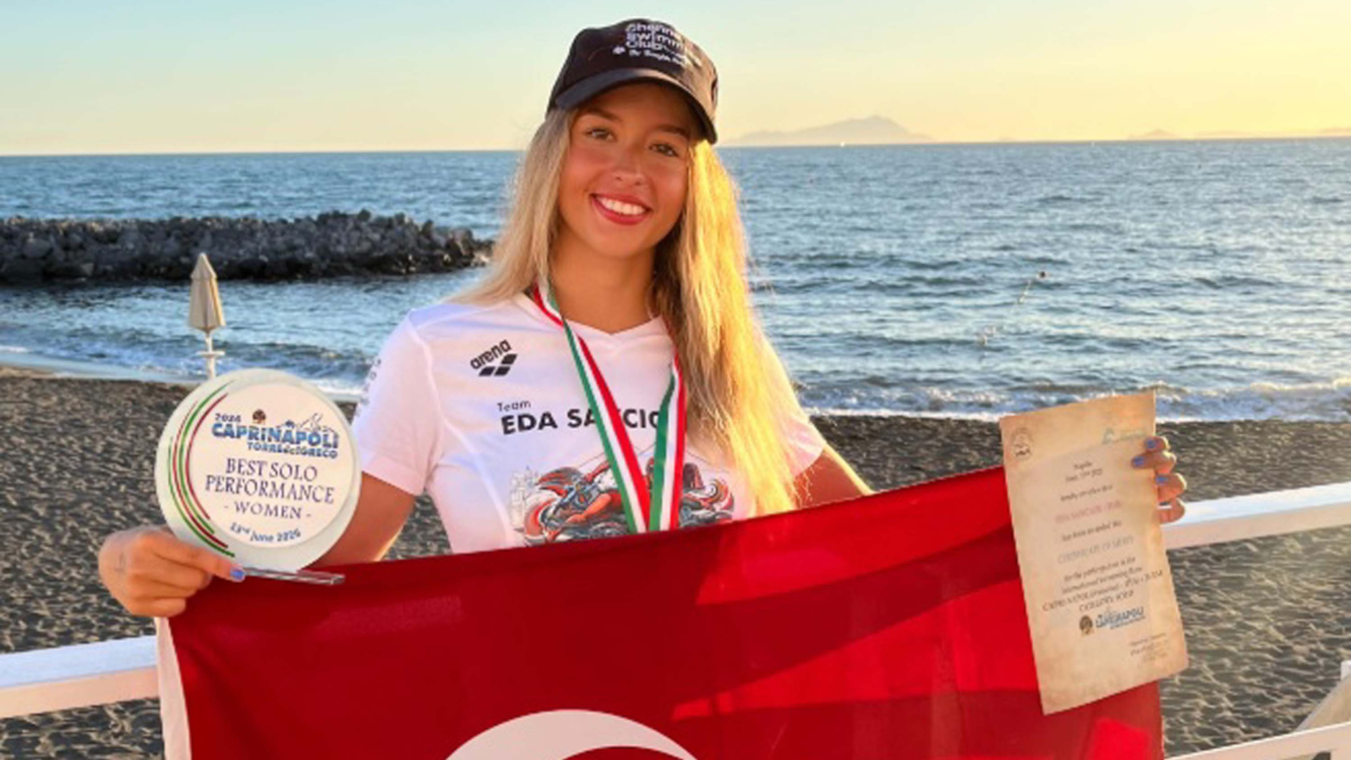 İzmirli yüzücü Eda Savcıgil, Catalina Kanalı’nda iki rekor birden kırdı