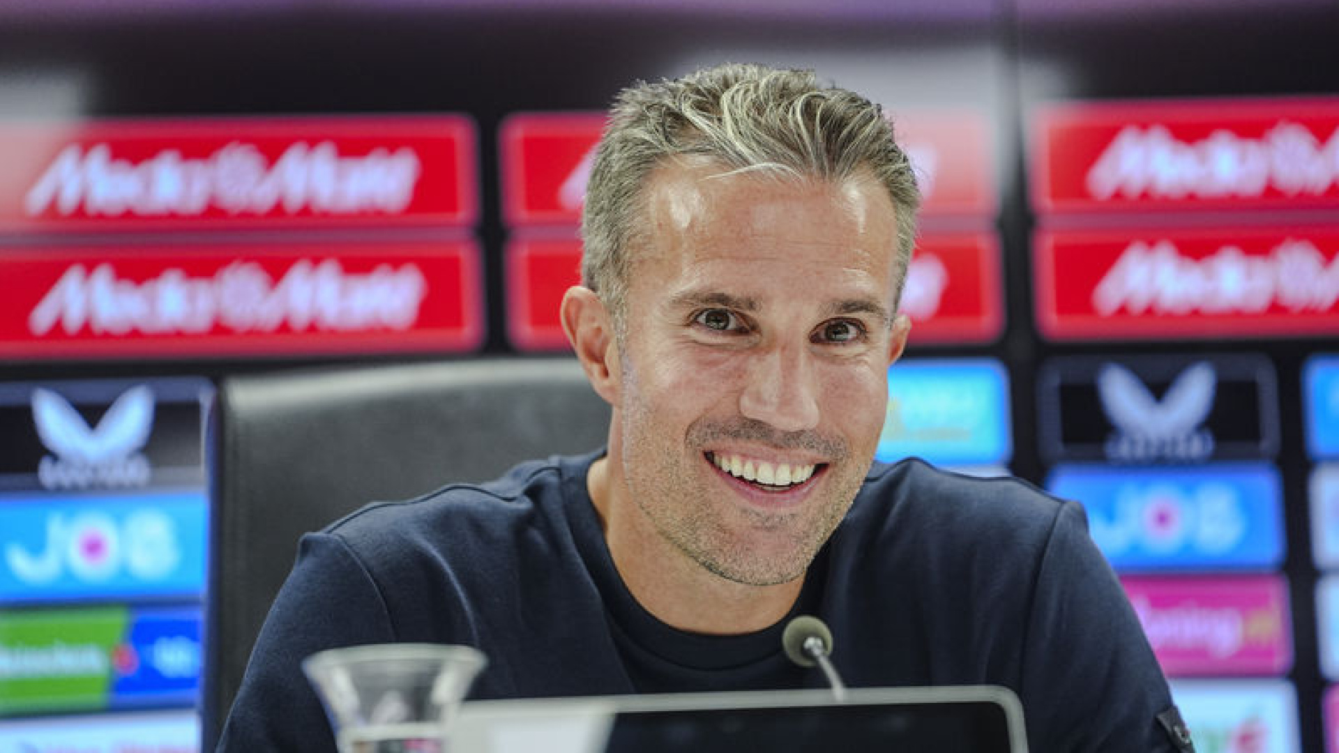 Robin van Persie, Dirk Kuyt’un futbol dünyasında yeterince takdir edilmediğini belirtti