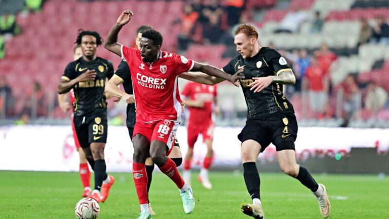 Samsunspor Süper Lig’de Üst Üste 7 Mağlubiyetle Tarih Yazarak Hayal Kırıklığı Yaşıyor