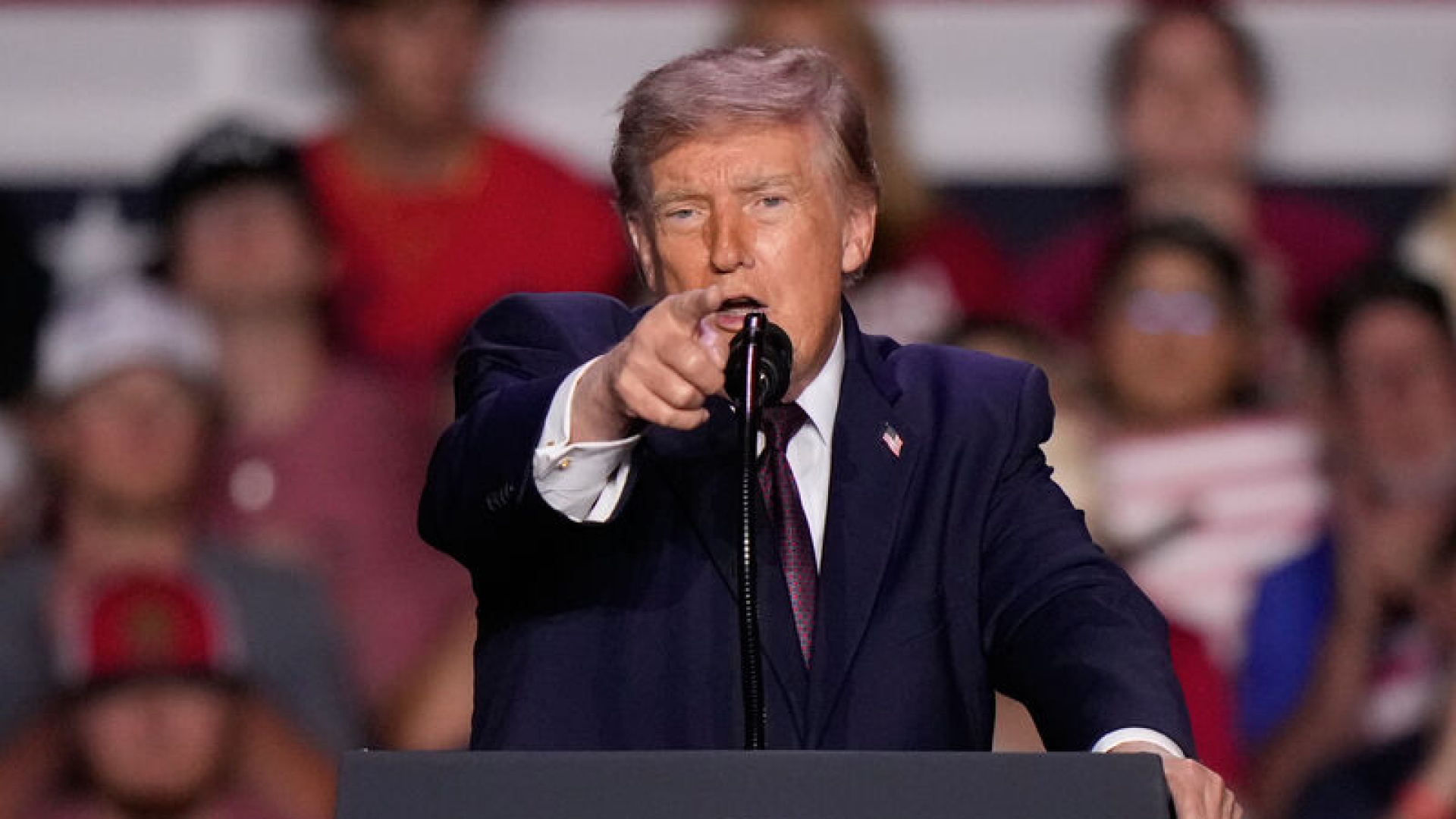 Trump, Ukrayna’nın başkan değişikliğine gitmesi gerektiğini savundu